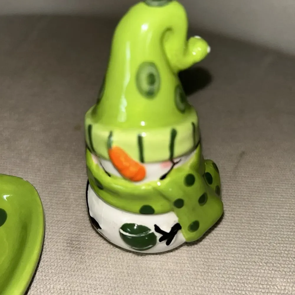Three piece snowman salt and pepper shakers